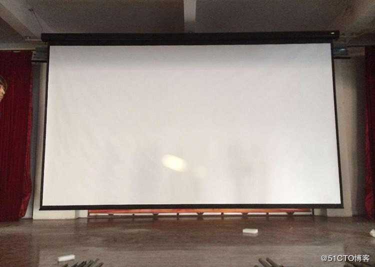 大屏幕拼接电视墙用液晶还是投影？